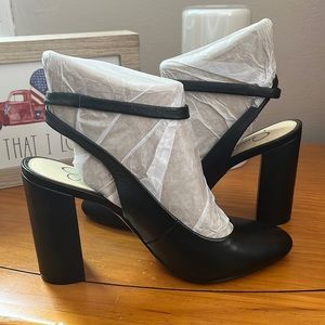 NWT Jessica Simpson strap chunk heel